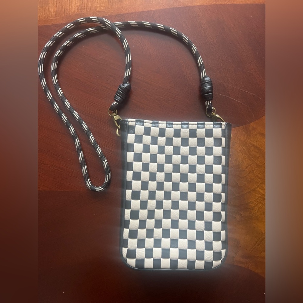 Universal Thread Brand Black & White Checkered Crossbody Purse/Handbag